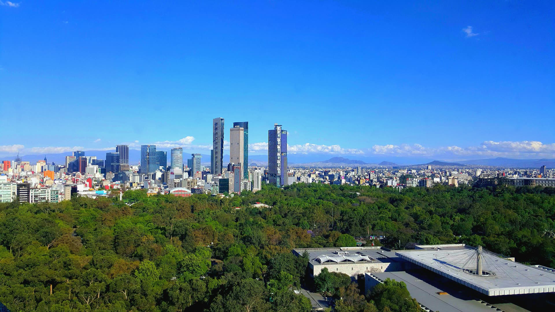 Skyline of Mexico City, the metropolis where the July 11, 1991 eclipse UFO videos were filmed