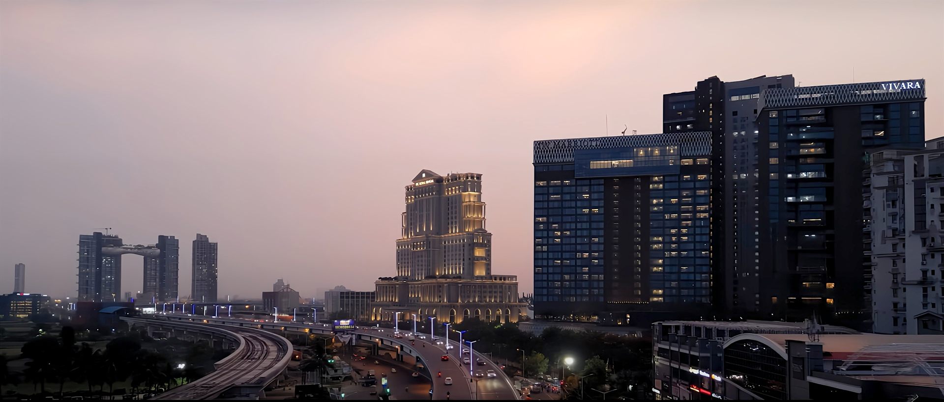 The Eastern Metropolitan (E.M.) Bypass in Kolkata, India at night, near the Kalikapur neighborhood where the October 2007 sighting was filmed and where crowds later gathered to watch the sky