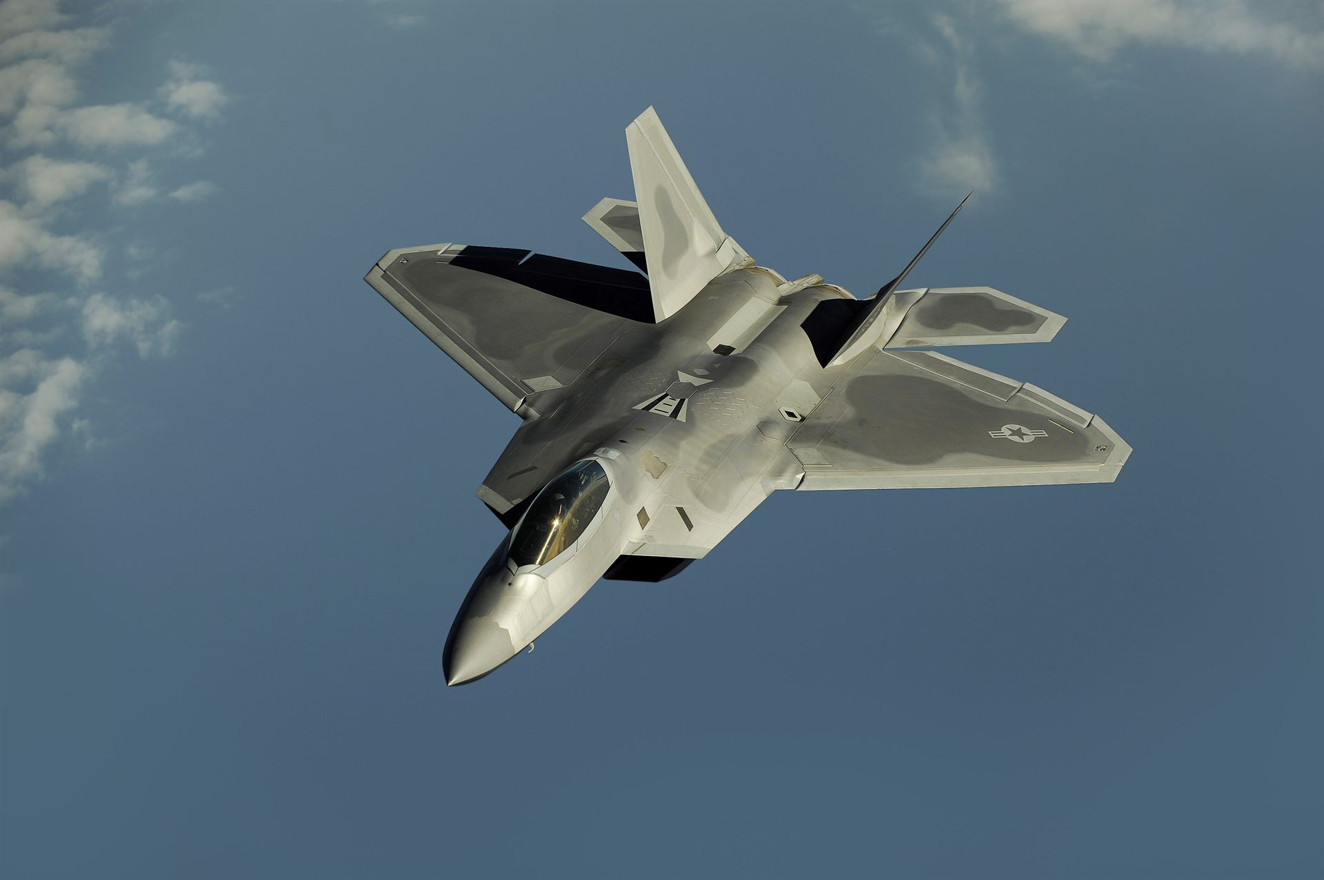 A U.S. Air Force F-22 Raptor, the same type of aircraft that fired the AIM-9X Sidewinder missile which destroyed the unidentified object over the Yukon Territory on February 11, 2023